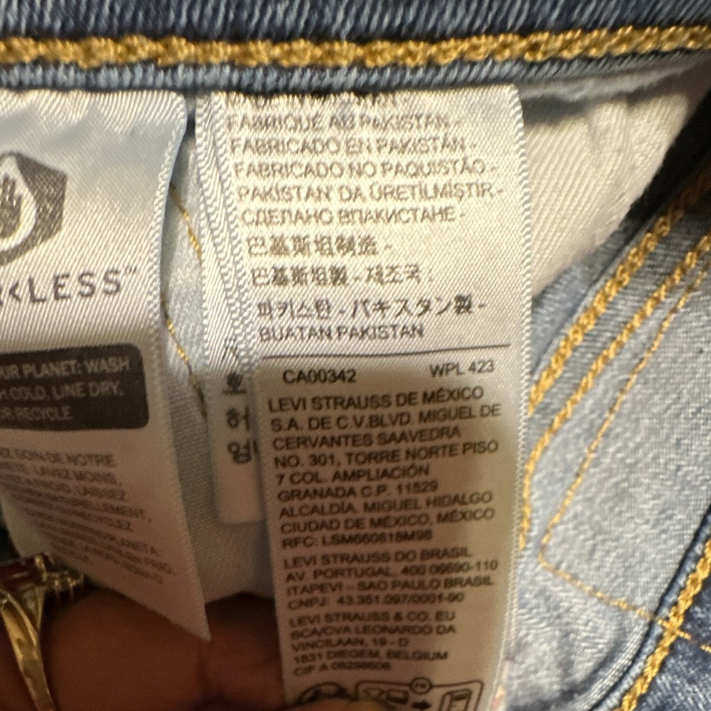 Levi's Men's Regular Fit Straight Blue Medium Wash Denim Jeans 5-Pocket Zip - Picture 8 of 10